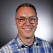 Portrait photo of Stephen Szermer